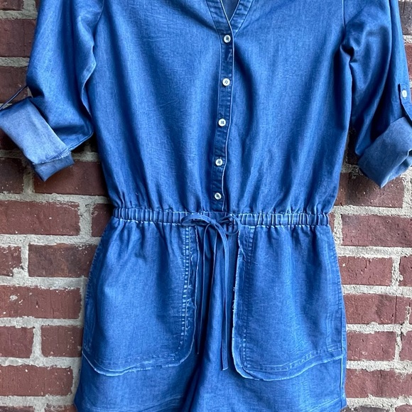 Very J Blue Lightweight Denim Jean Romper Size Small - Picture 4 of 13